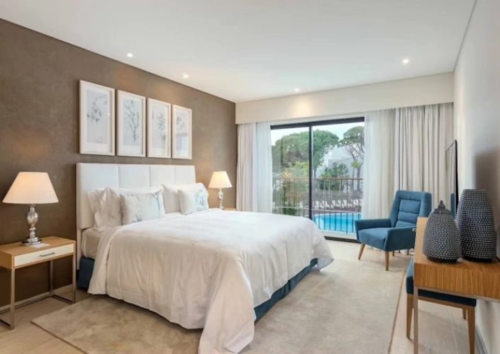 1 Bedroom Garden Access Double Garden Suite