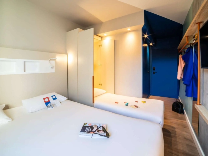 Triple room