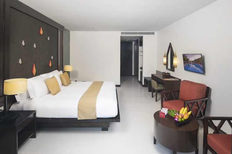 Deluxe Double room with pool view