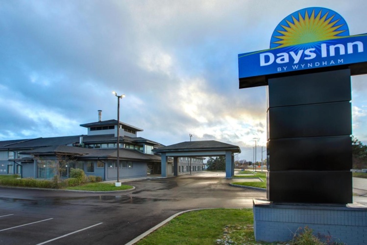 Days Inn By Wyndham Barrie photo 41