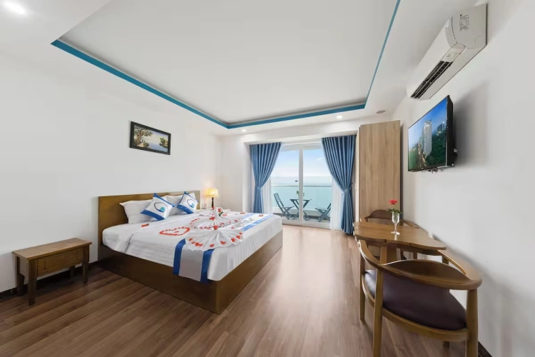 Double Suite with balcony and with sea view