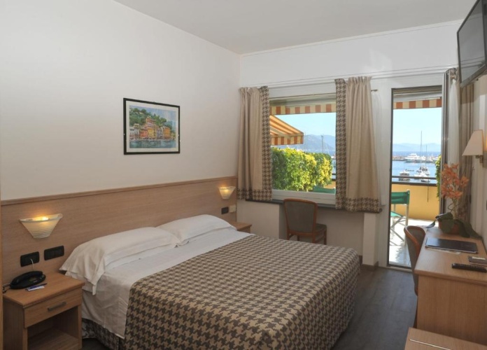 Double room with balcony and with sea view