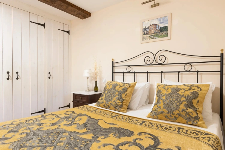 Weaver’s Double Suite