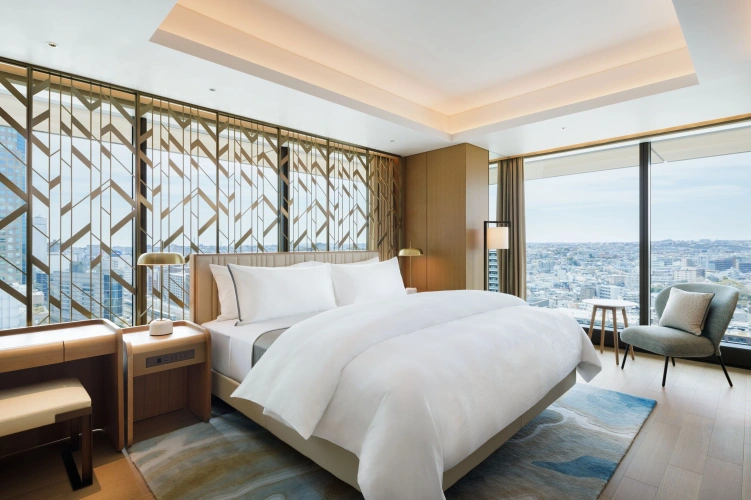 Executive Double Club Suite with Skyline View