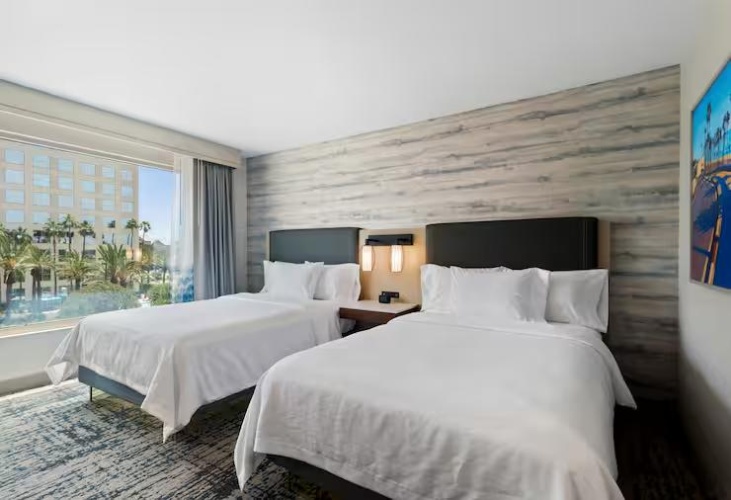 1 Bdrm Hearing Accessible Twin Suite