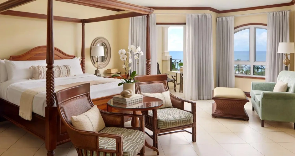 Grande Luxe Club Level Mediterranean Double Suite with ocean view