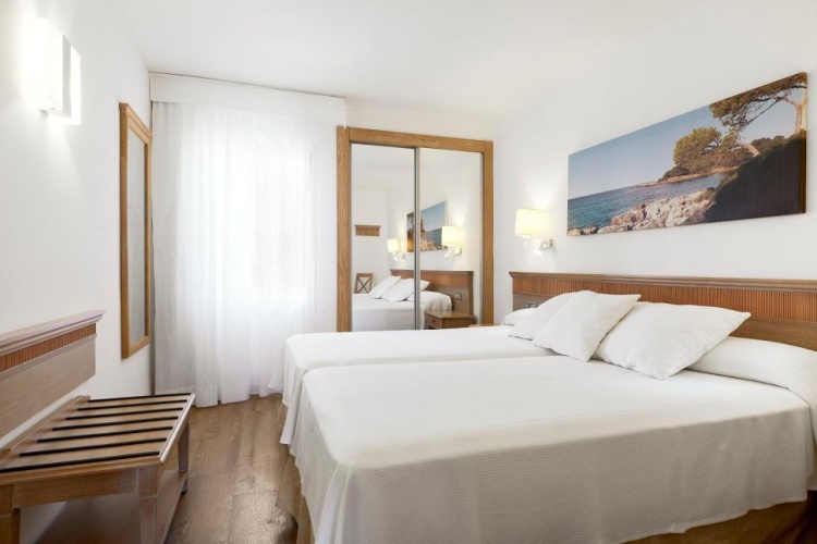 Iberostar Waves Club Cala Barca photo 6