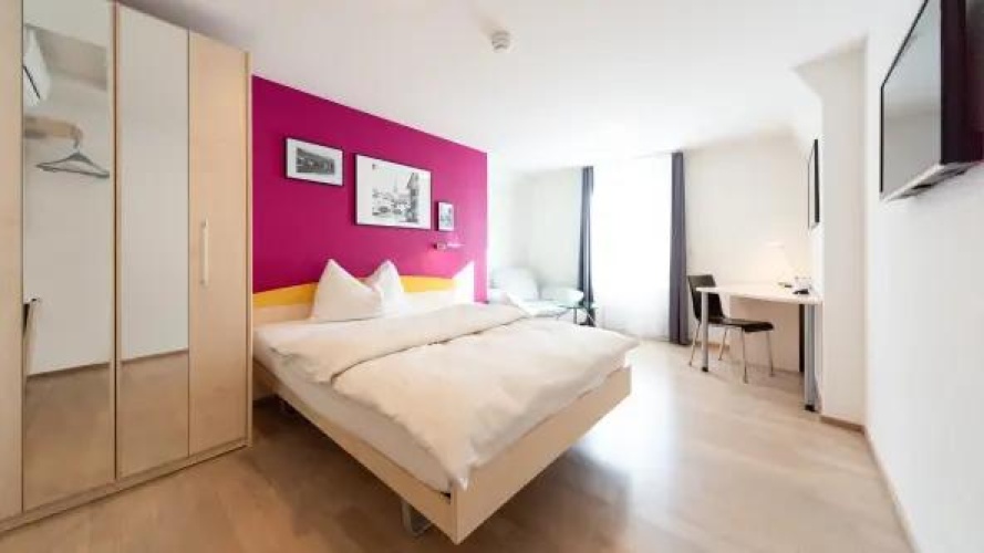Queen Single room