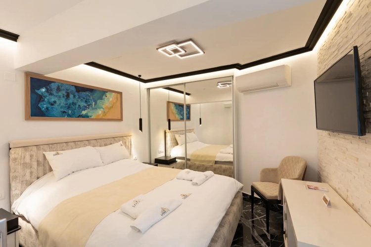 1 Bedroom Premium Double Suite with sea view