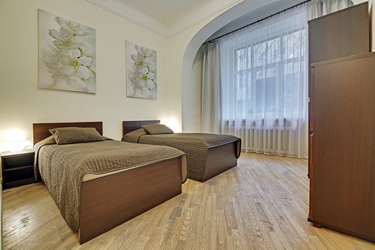 2 Bedrooms Single Apartment