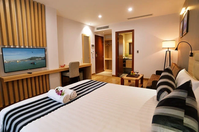 Gold Double room with Green view