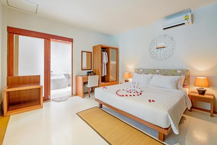 1 Bedroom Pool Access Double Suite Villa