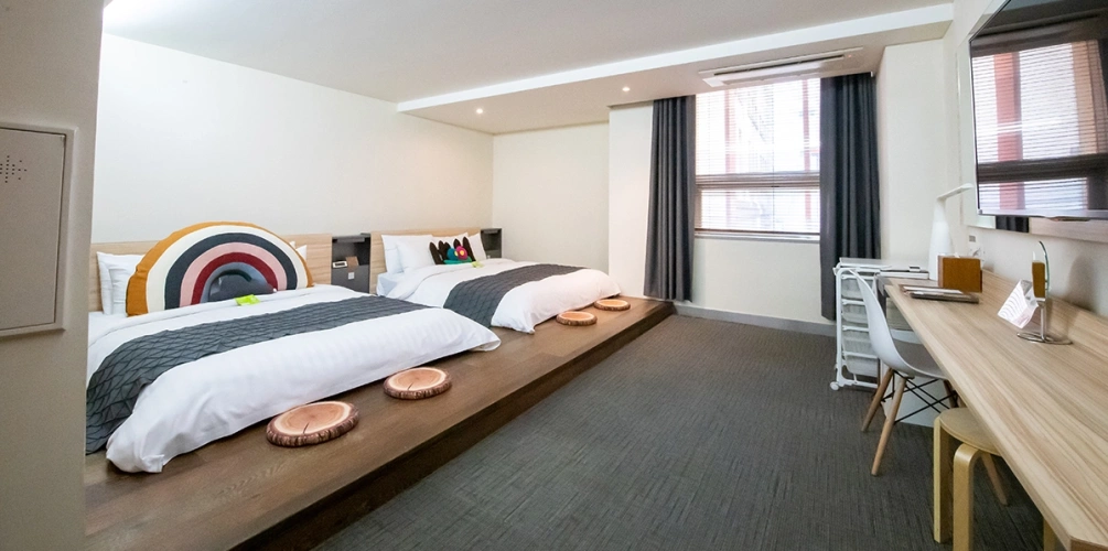 Quadruple Family Suite
