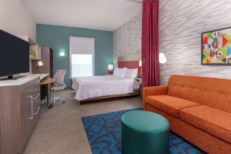Hearing Accessible Double Suite