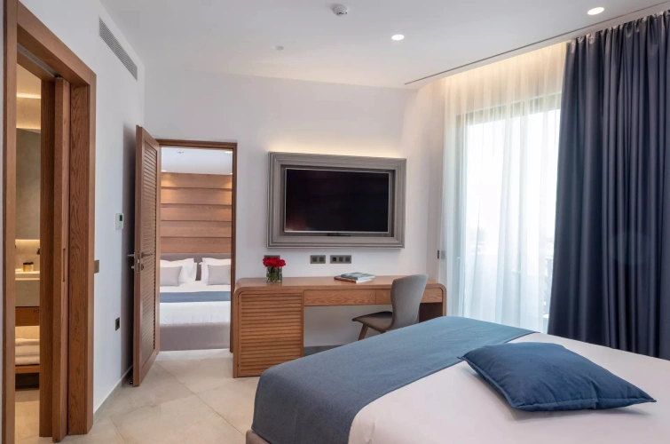 2 Bedrooms Prestige Family Double Suite with garden view