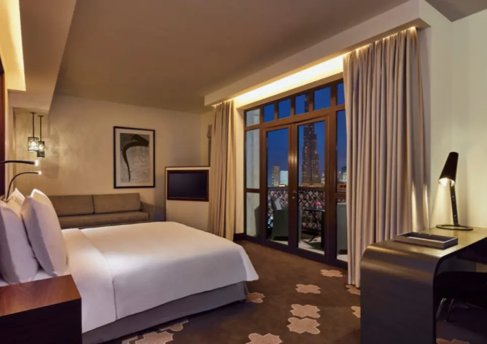 Premier Double Suite with Dubai Iconic view