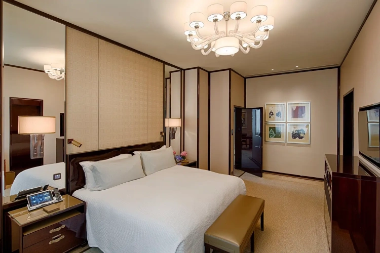 Superior Double Suite with harbour view