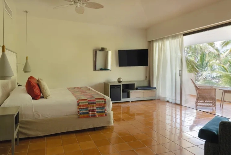 Presidential Double Privileged Suite oceanfront
