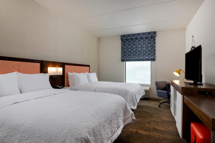 Hampton Inn Baltimore Bayview Campus photo 9