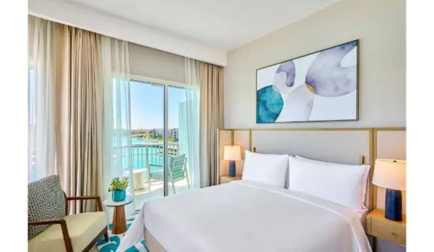 1 Bedroom Executive Marassi View Double Suite