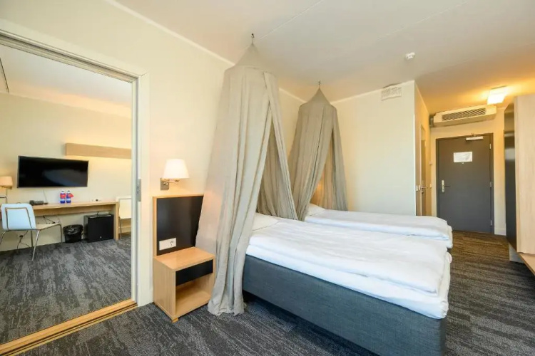 Dorpat Hotel