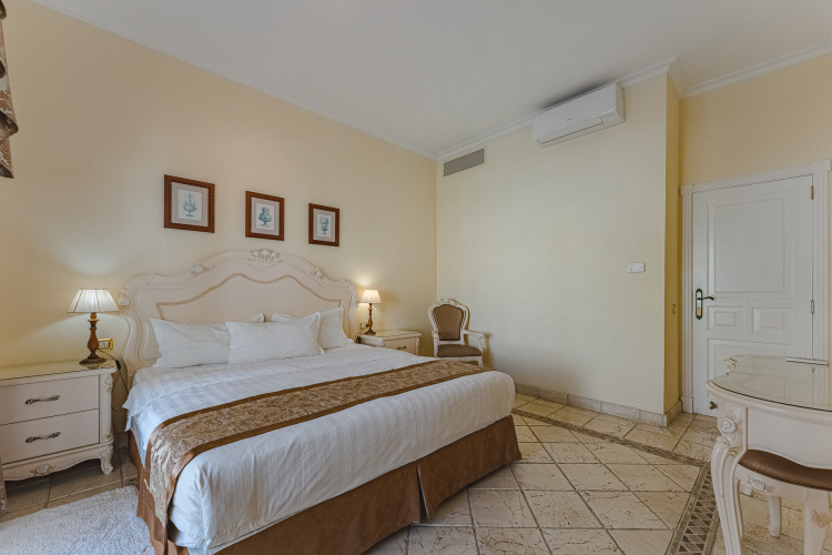 1 Bedroom Double Suite