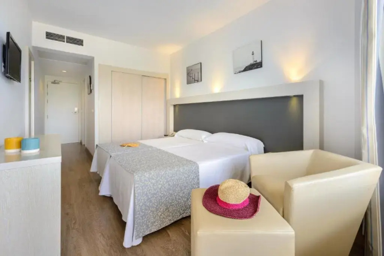 Vibra Beverly Playa Hotel