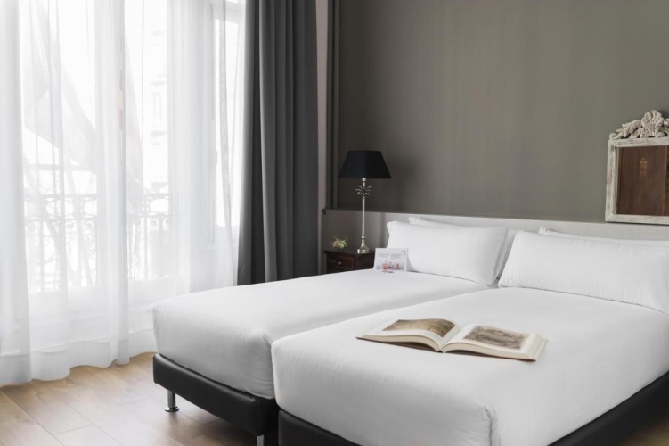 Mesón Castilla Atiram Hotel photo 9