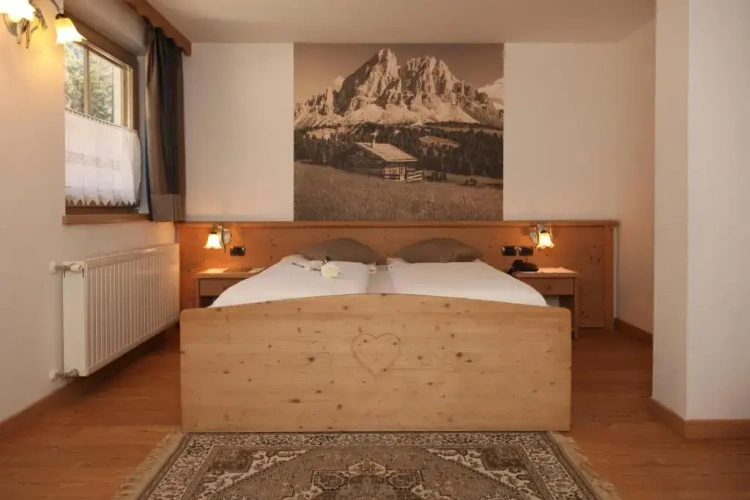 Marmolada room