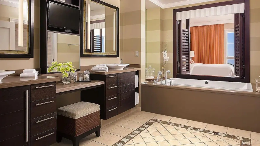 2 Bedrooms room with Village view