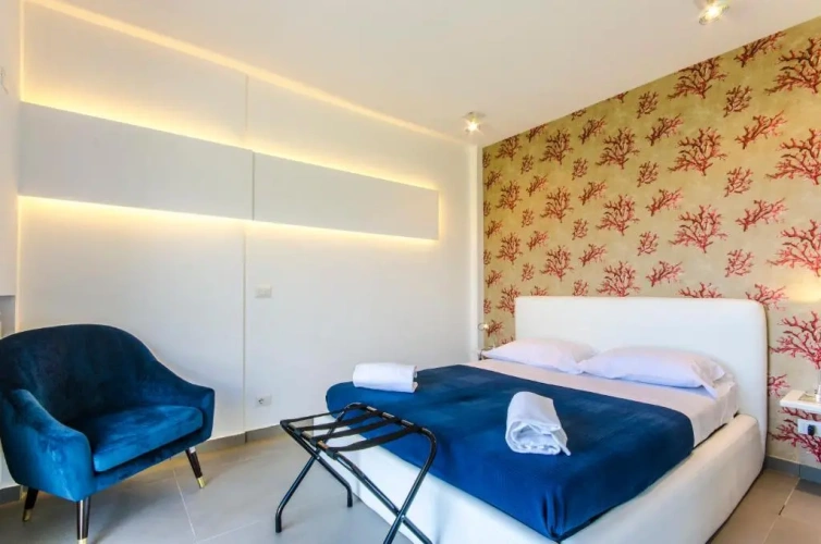 1 Bedroom Double Apartment with sea view
