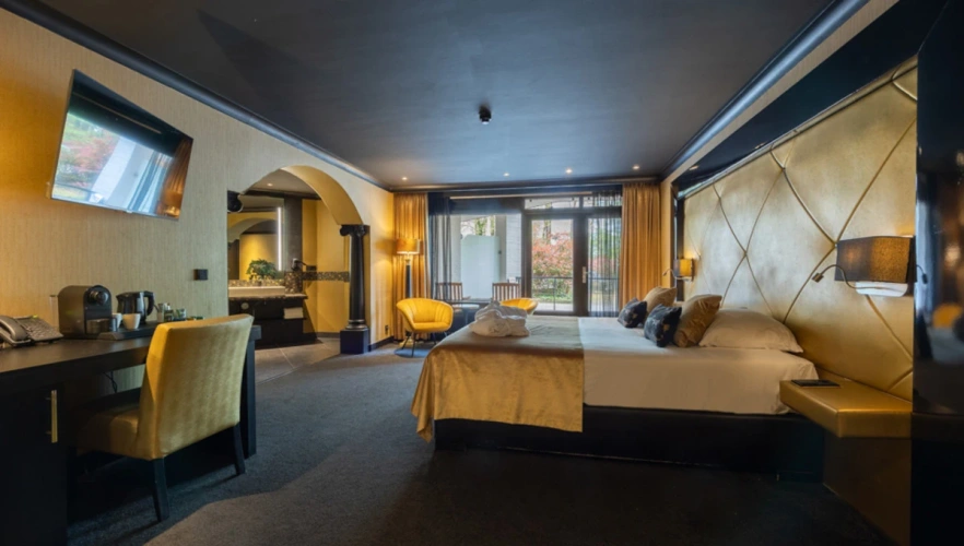 Golden Double Suite