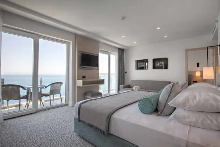 Premium Family Suite with sea view