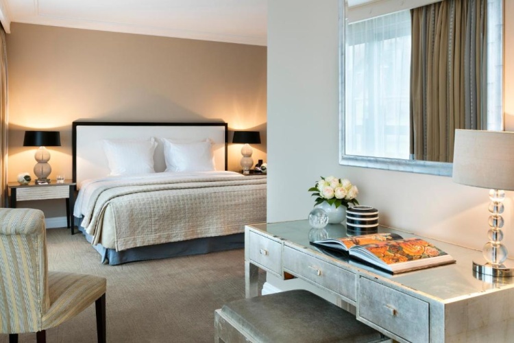 Champs-Élysées Double Suite