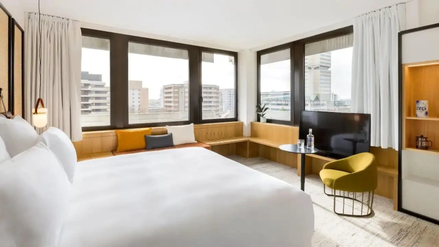 Deluxe Corner Double room
