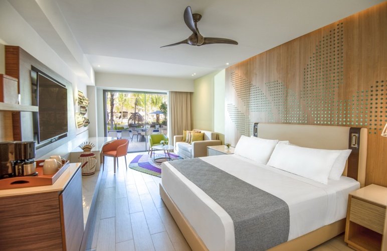Club Double Junior Suite oceanfront