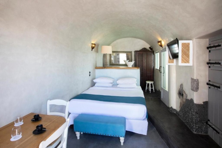 Deluxe Double Suite with caldera view
