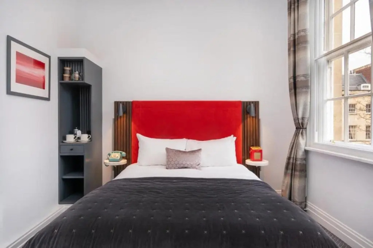 Berkeley Square Hotel