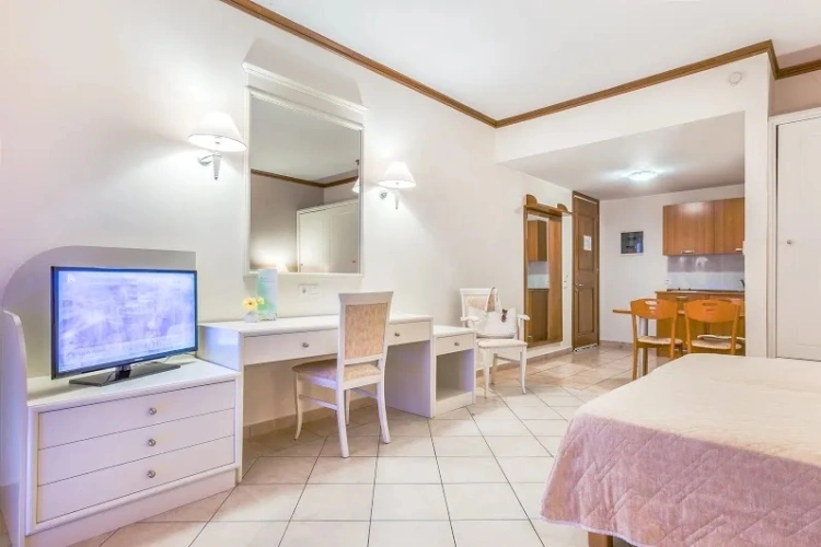 Twin room with partial sea view