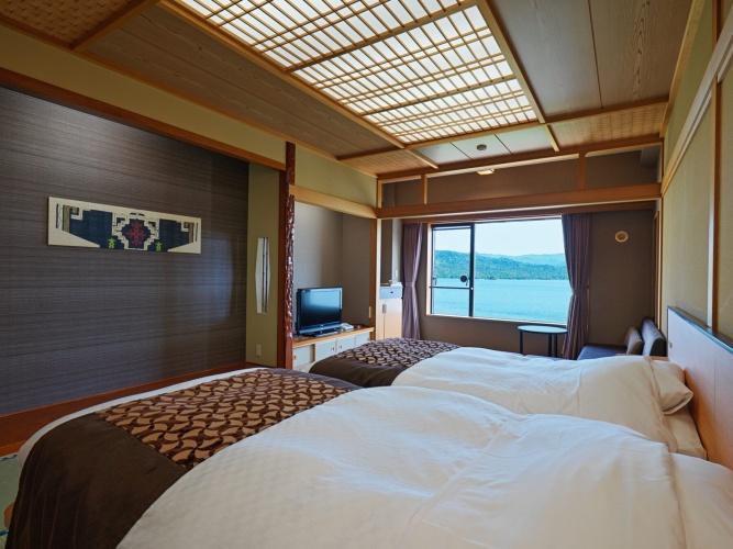 Deluxe Japanese-Western Room (Wings) with lake view
