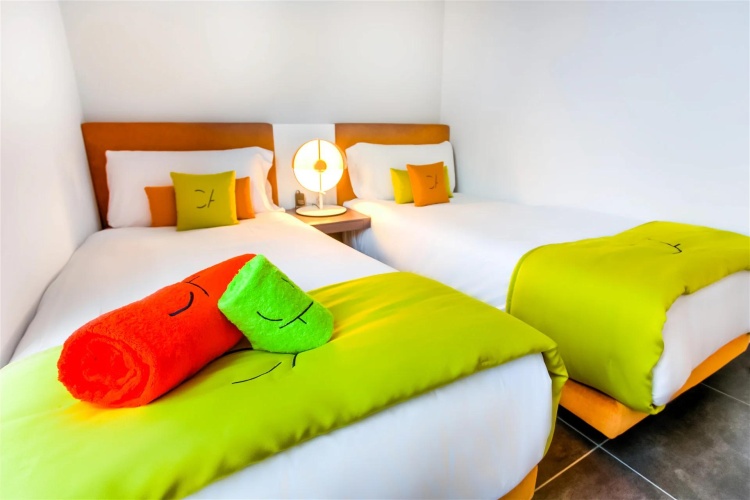 2 Bedrooms Apartment