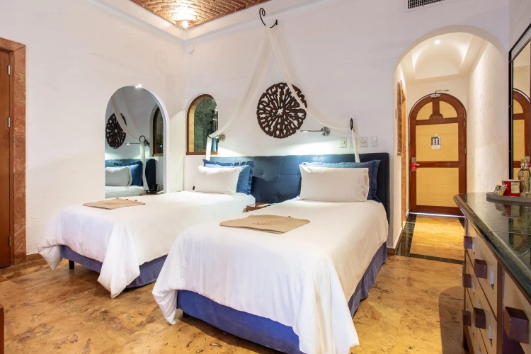 Twin Junior Suite oceanfront