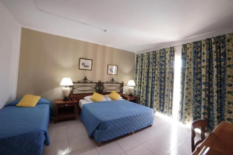 Triple room