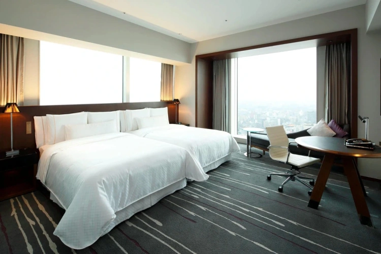 Deluxe Corner Quadruple room