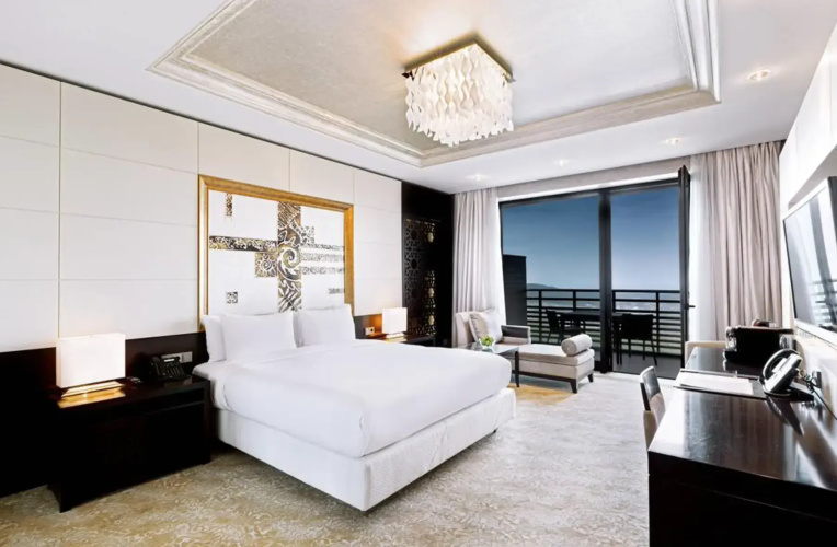 Accessible Deluxe Double room with mountain view
