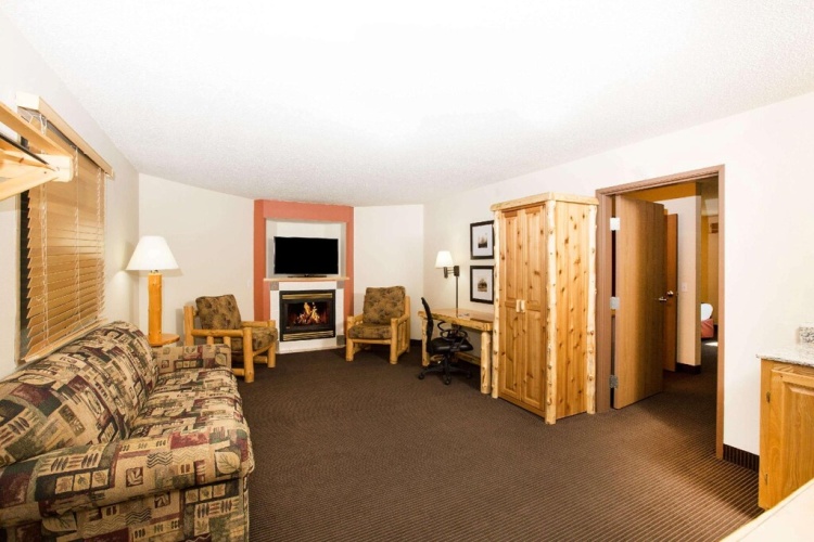 1 Bedroom Premier Double Suite