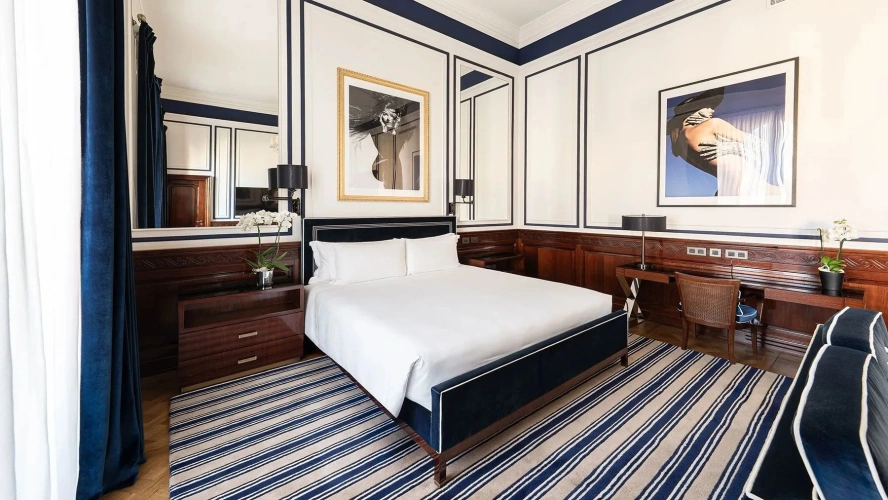 Signature Double Suite