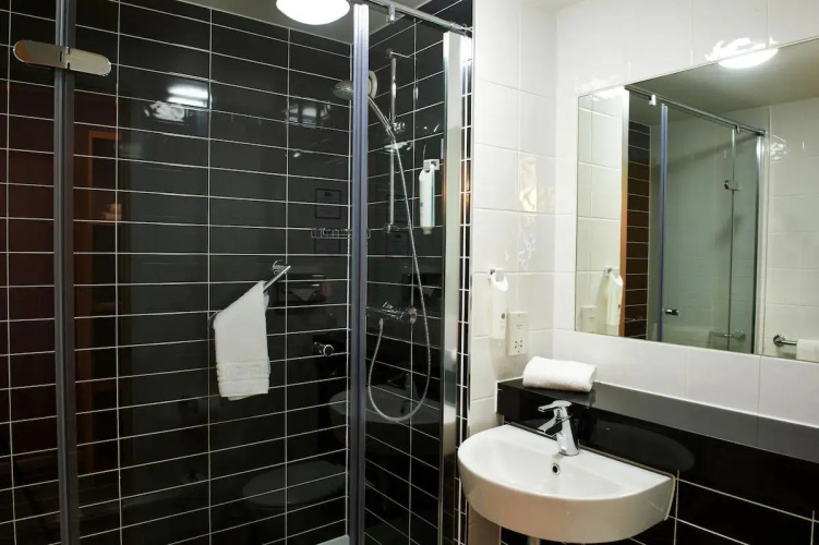 Holiday Inn Express Manchester Airport photo 15