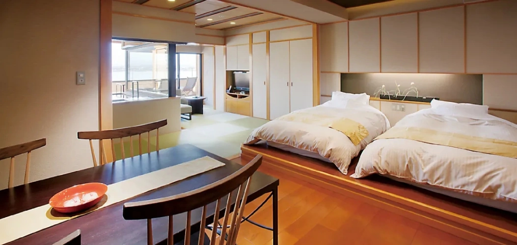 Japanese-Style Western Twin Open-Air Bath room