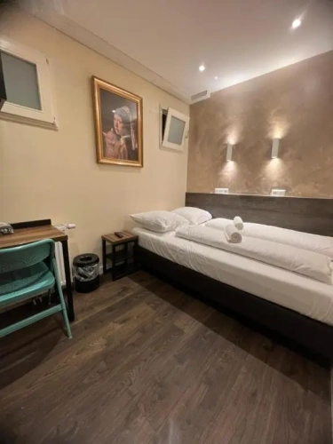 Small No Window Double room